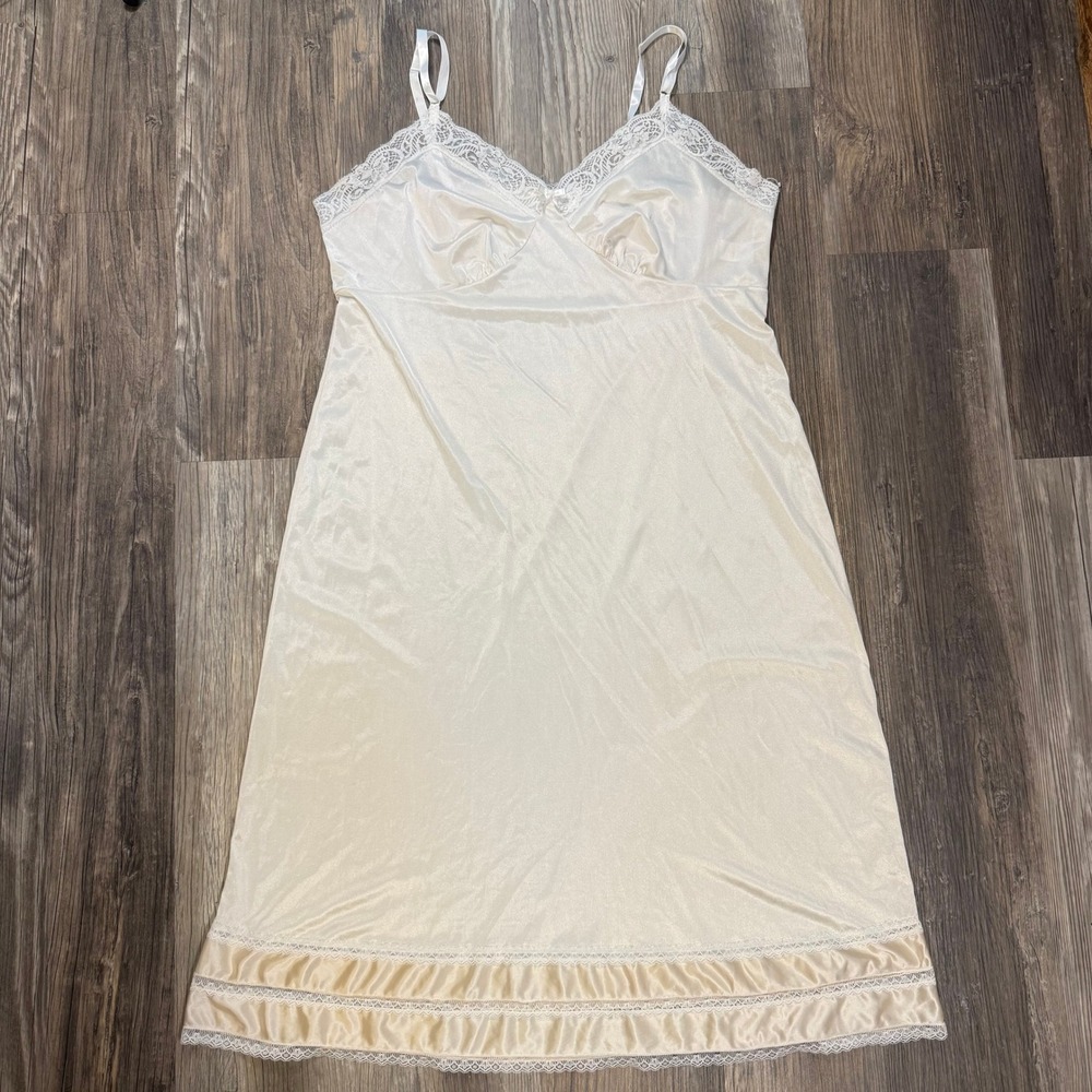 Adonna Cream Lace Trim Full Slip Knee Length Regencycore Vintage Lingerie Sz 46